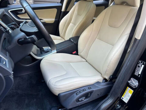 2016 Volvo XC60 T6 Drive-E