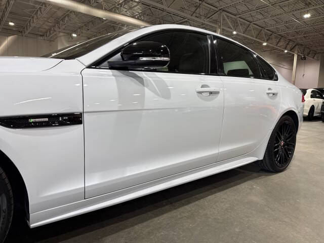 2016 Jaguar XF R-Sport