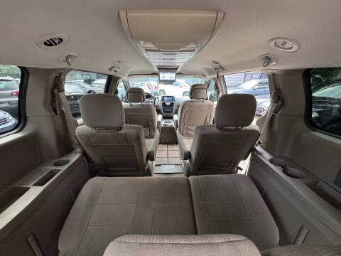 2012 Chrysler Town and Country Touring