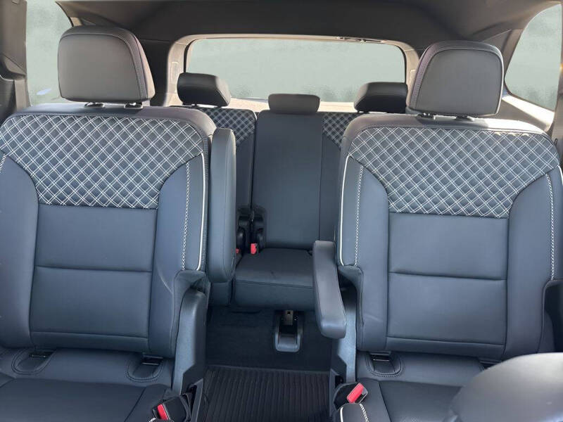 2024 GMC Acadia Denali