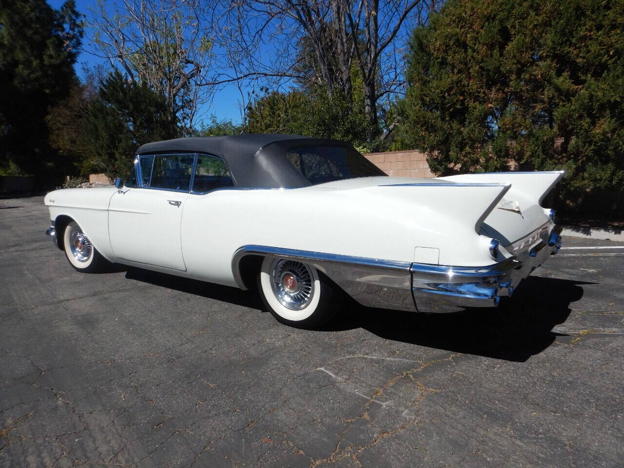 1957 Cadillac Eldorado Biarritz 4