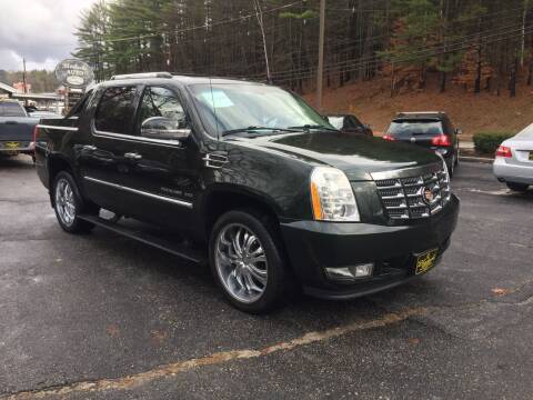 2013 Cadillac Escalade EXT for sale at Bladecki Auto LLC in Belmont NH