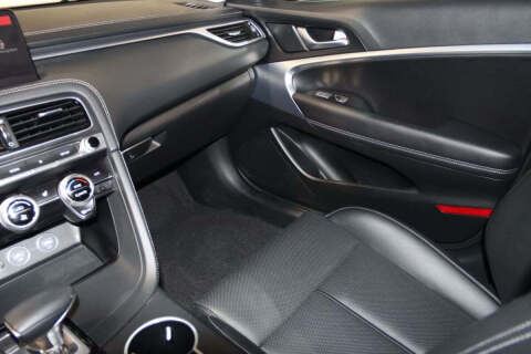 2023 Genesis G70