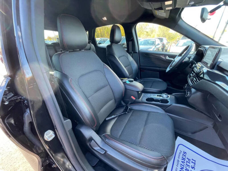 2025 Ford Escape ST-Line Select