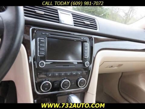 2014 Volkswagen Passat 1.8T SEL Premium PZEV