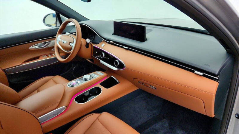 2025 Genesis GV70 2.5T Standard