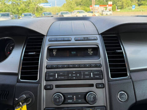 2011 Ford Taurus SEL