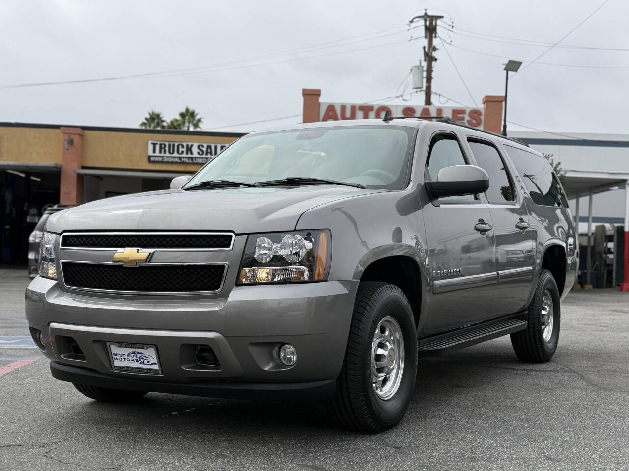 2007 Chevrolet Suburban for sale at Best Buy Motors in Signal Hill, CA