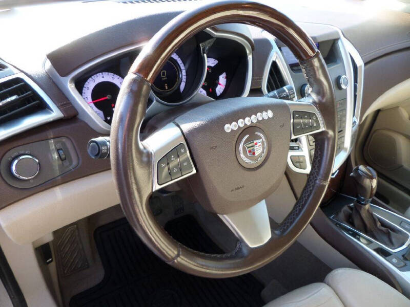 2011 Cadillac SRX Luxury Collection photo 3