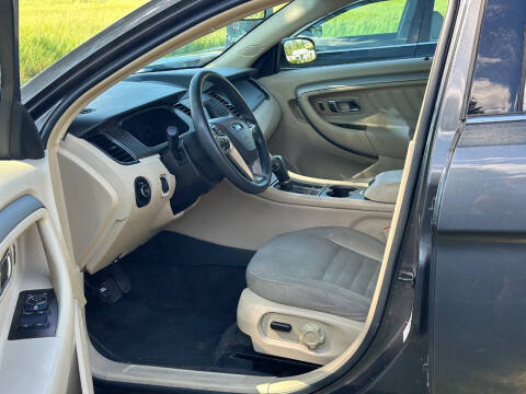 2015 Ford Taurus SE