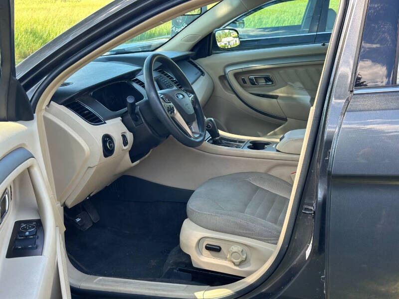 2015 Ford Taurus SE