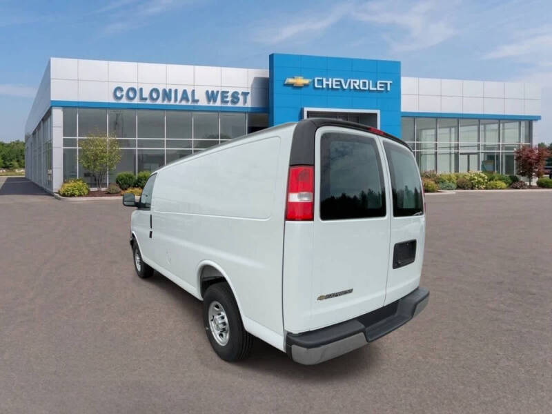2025 Chevrolet Express 2500