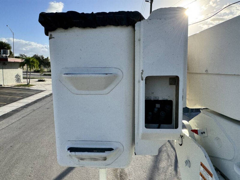2015 Freightliner M2 106