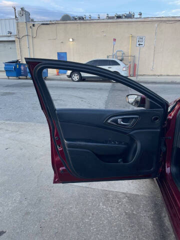 2016 Chrysler 200 Limited