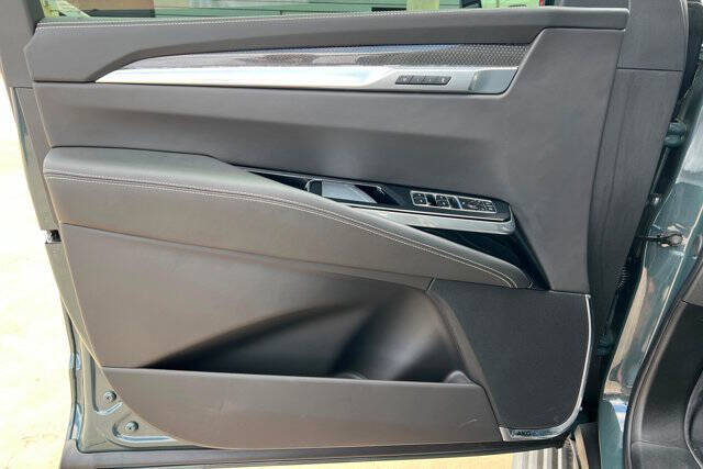 2025 Cadillac Escalade-V