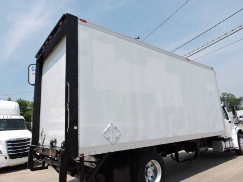 2008 Freightliner M2 106