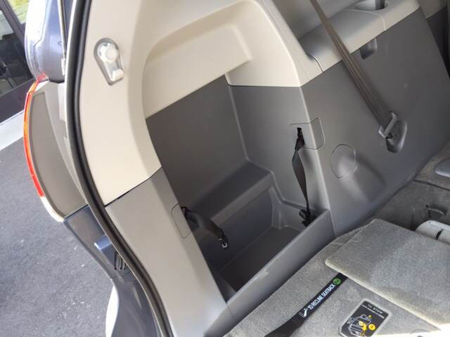 2013 Toyota Sienna LE 8-Passenger