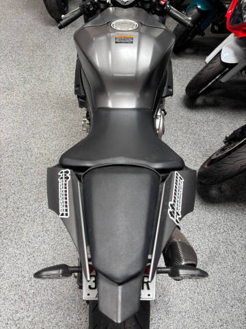 2016 Yamaha YZF-R1