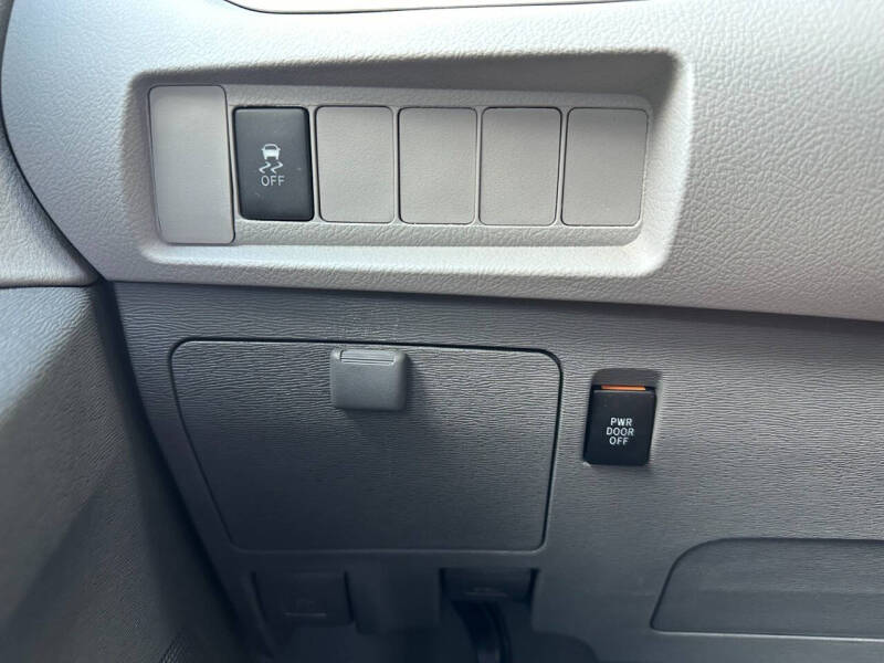 2018 Toyota Sienna LE Mobility 7-Passenger