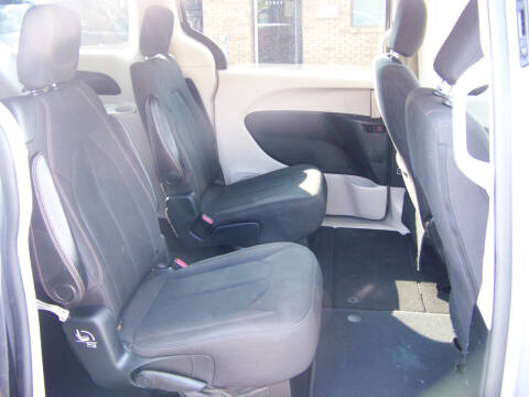 2017 Chrysler Pacifica Touring