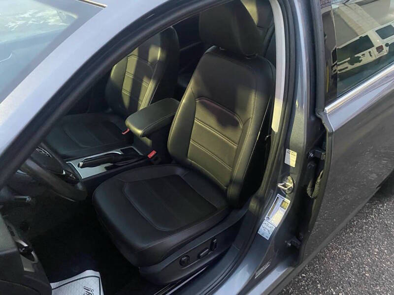 2022 Volkswagen Passat SE