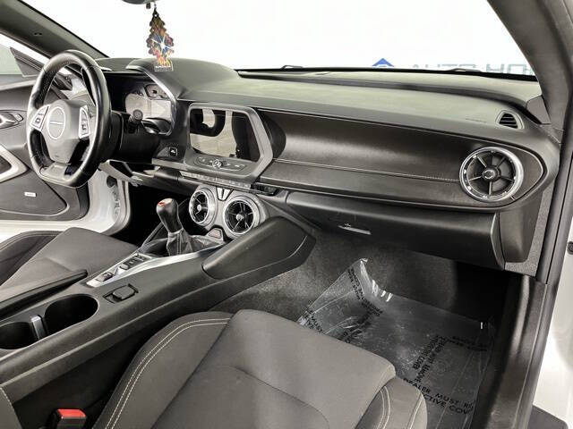 2021 Chevrolet Camaro LT1 - Photo 22