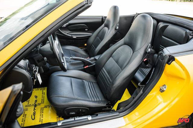 2000 Porsche 911 Carrera 4