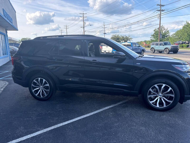 2025 Ford Explorer ST-Line