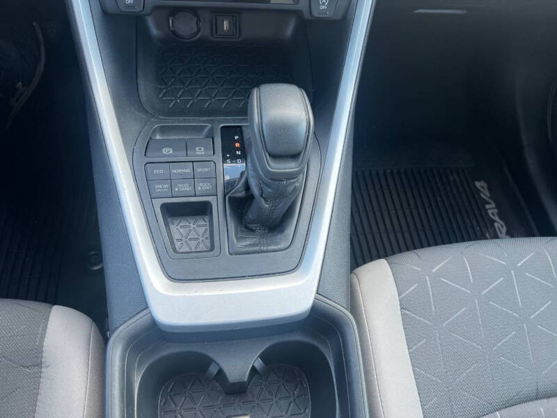 2020 Toyota RAV4 XLE