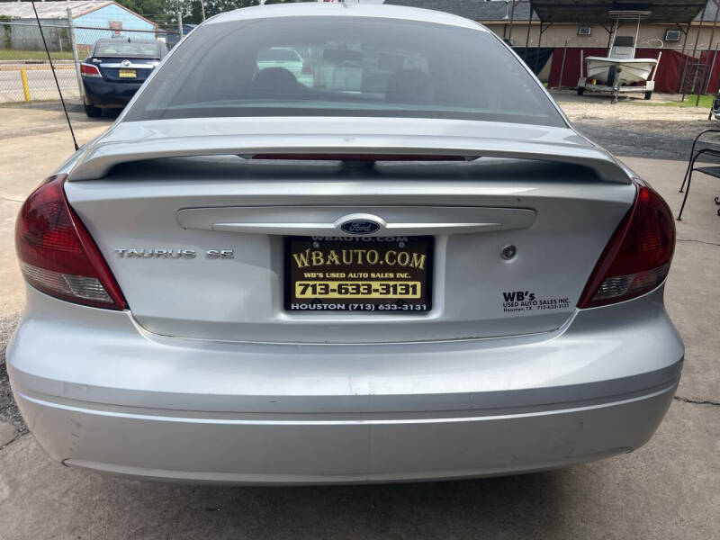 2006 Ford Taurus SE
