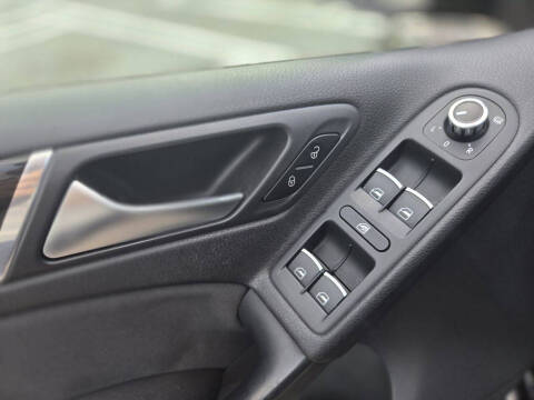 2013 Volkswagen GTI Base PZEV