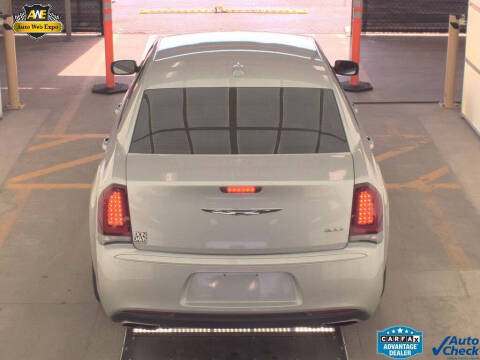 2019 Chrysler 300 Touring
