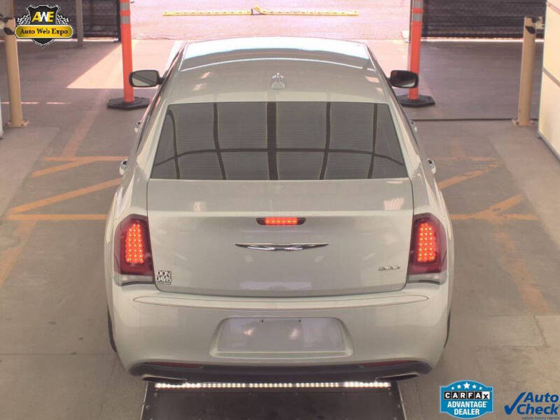 2019 Chrysler 300 Touring
