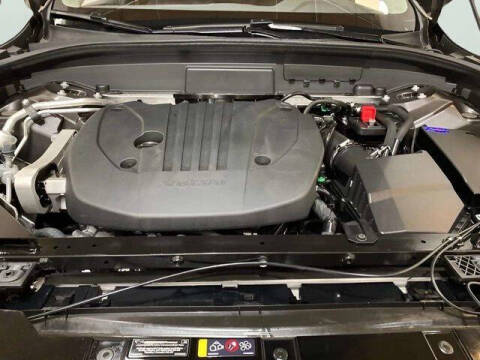 2025 Volvo XC60 B5 Core Dark Theme