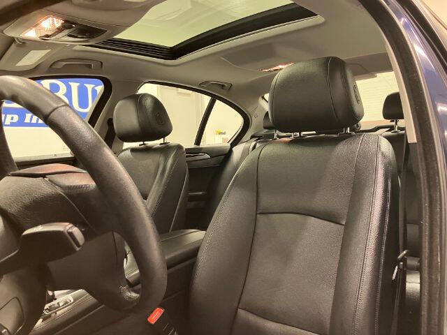 2014 BMW 5 Series 528i