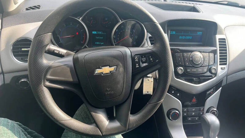 2013 Chevrolet Cruze LS Auto