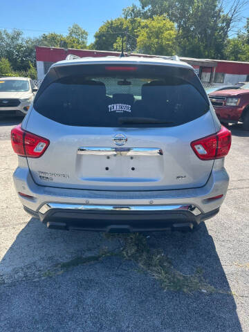 2017 Nissan Pathfinder SV