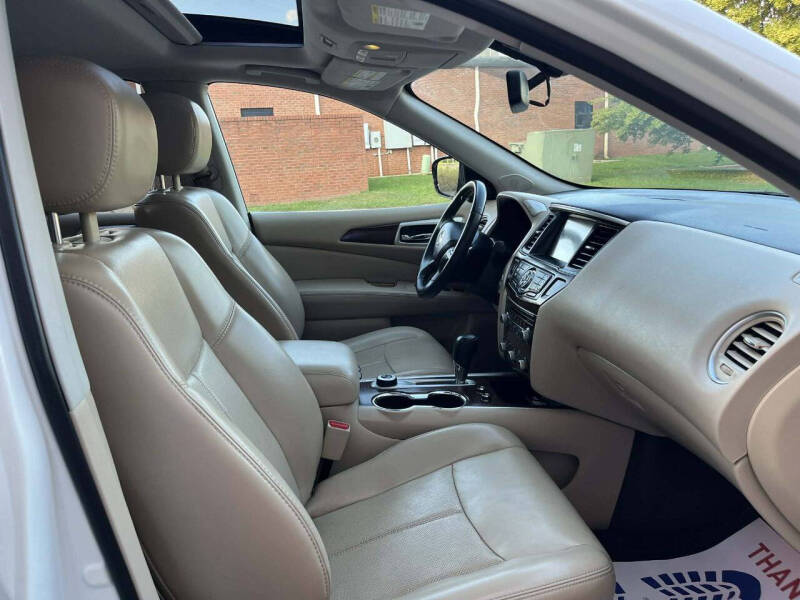 2017 Nissan Pathfinder Platinum
