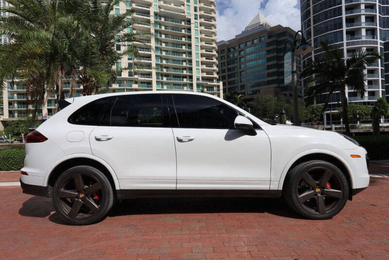 2018 Porsche Cayenne Platinum Edition