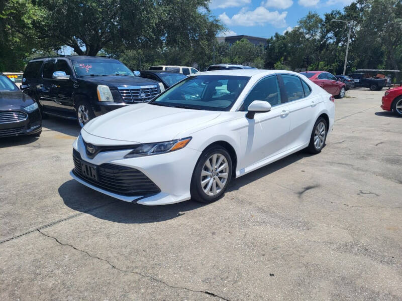 2019 Toyota Camry for sale at FAMILY AUTO BROKERS in Longwood FL