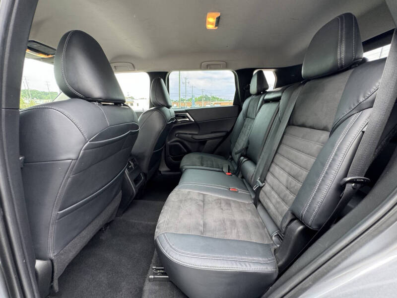 2023 Mitsubishi Outlander SE