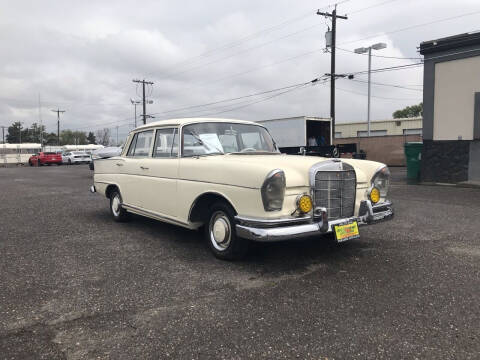 1960 Mercedes-Benz 240-Class
