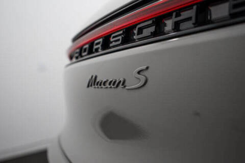 2022 Porsche Macan S