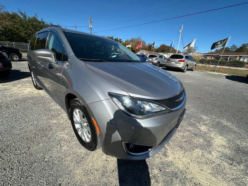 2017 Chrysler Pacifica Touring-L