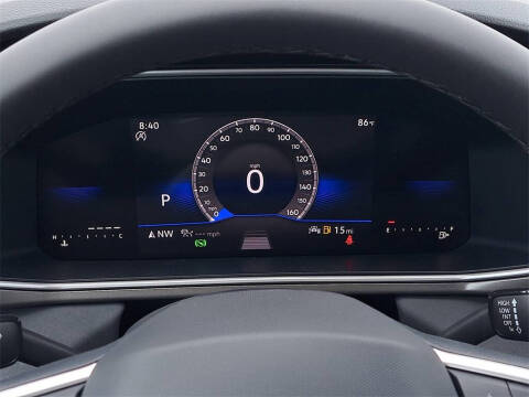 2025 Volkswagen Taos SE Black