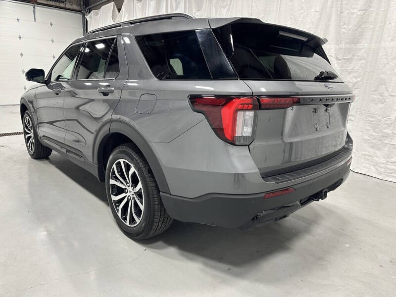 2025 Ford Explorer ST-Line