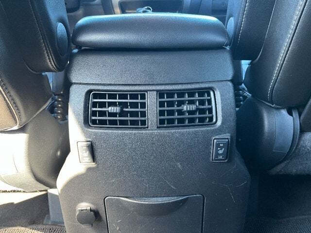 2015 Nissan Armada 24