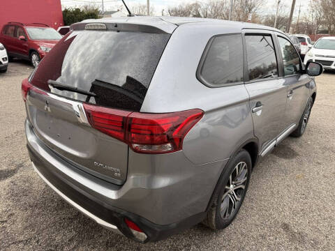 2016 Mitsubishi Outlander SE