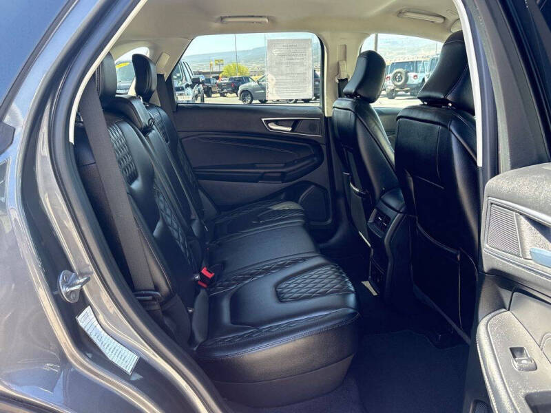 2023 Ford Edge Titanium