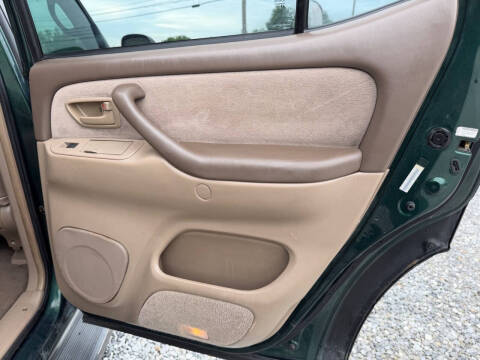 2004 Toyota Sequoia SR5